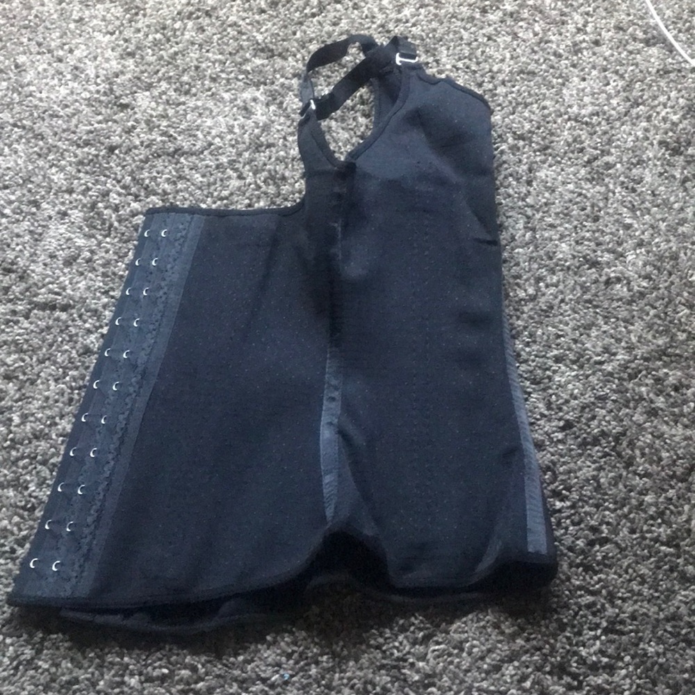 Nwot!! Size 32 Ann chery